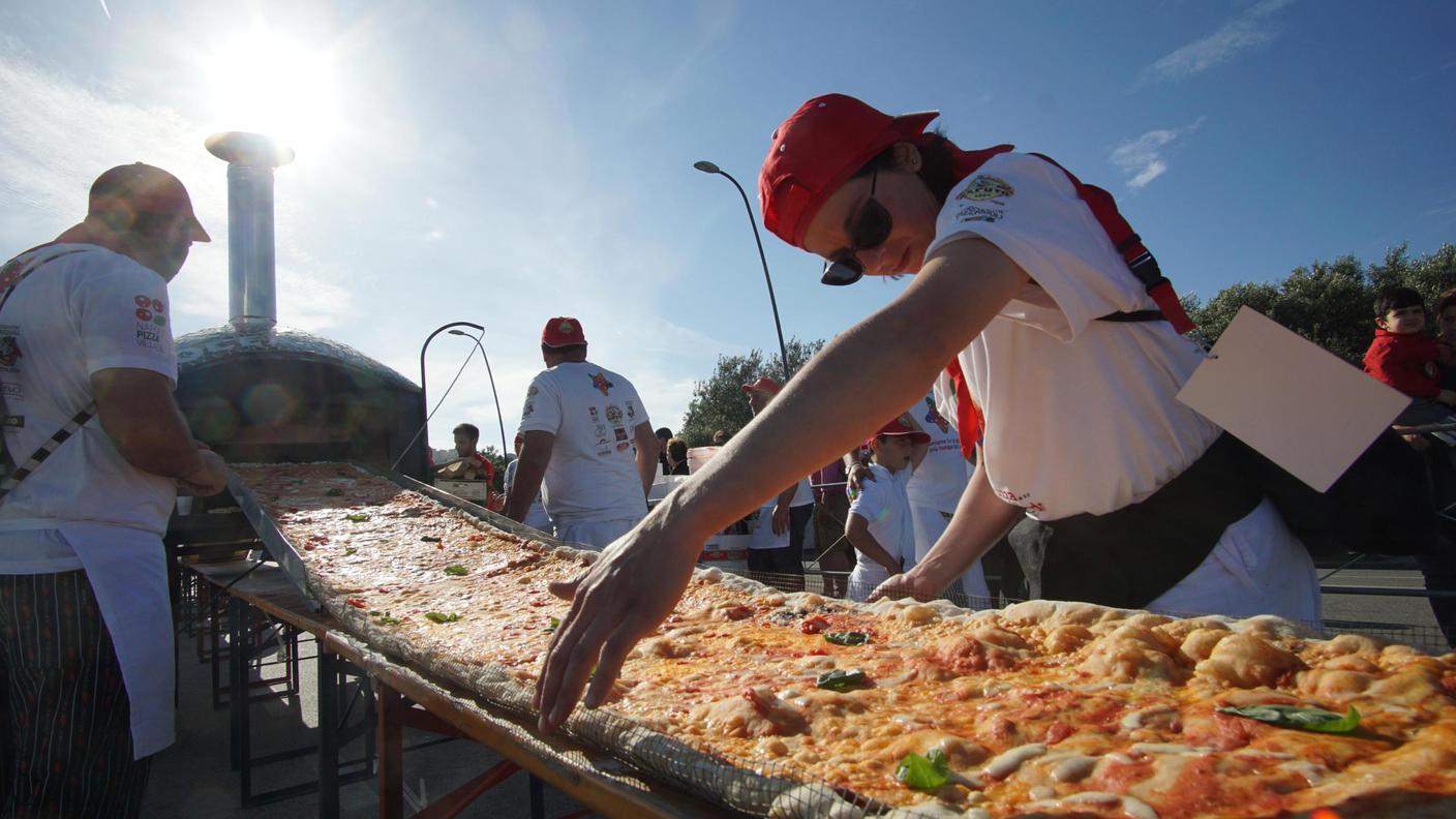 Trecento metri in più rispetto alla pizza cucinata durante l'Expo