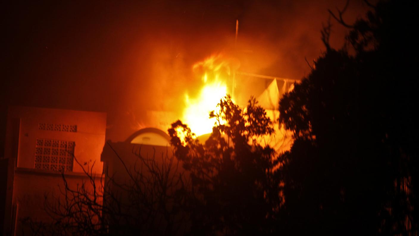 Fiamme all'albergo Ambassador