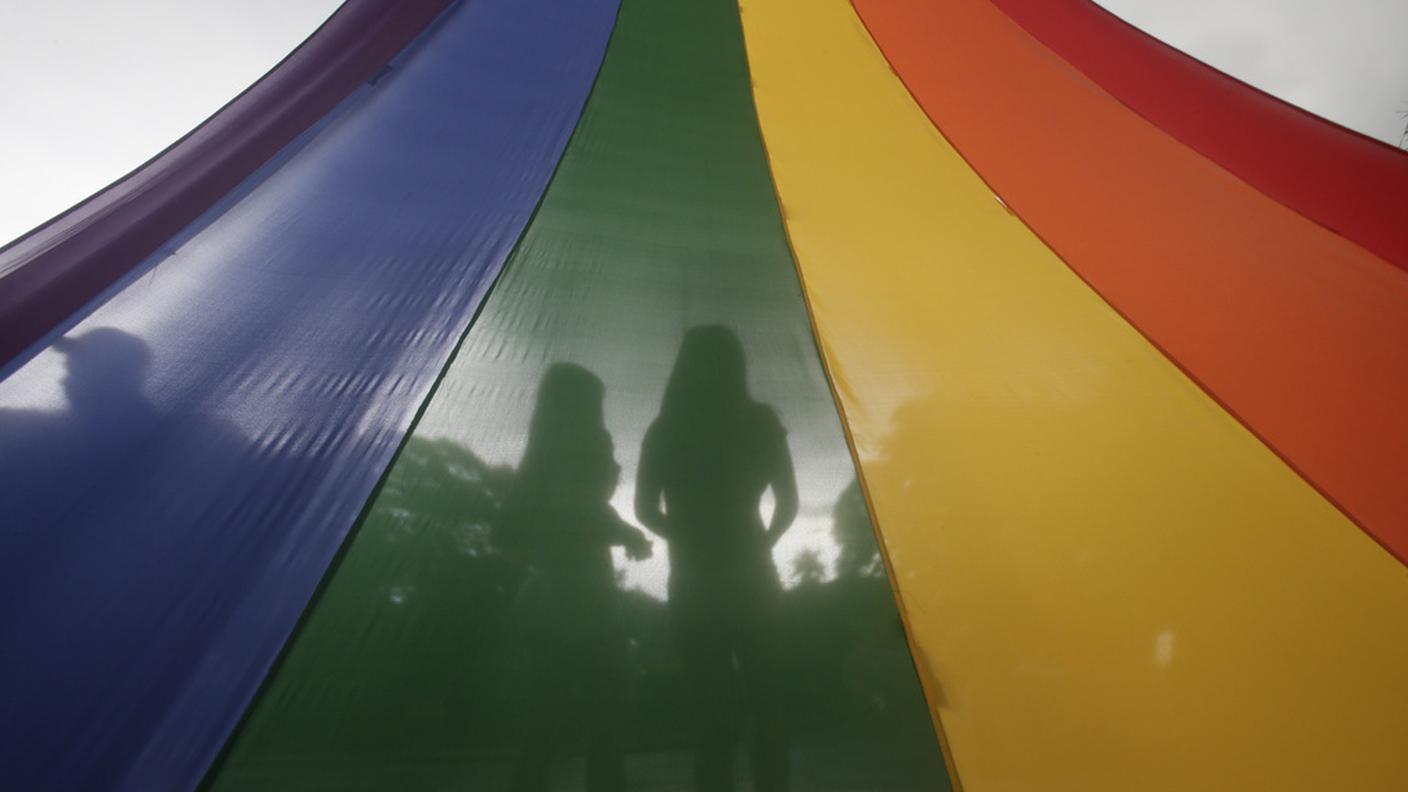 Marce colorate che qualcuno vorrebbe bloccare con la violenza