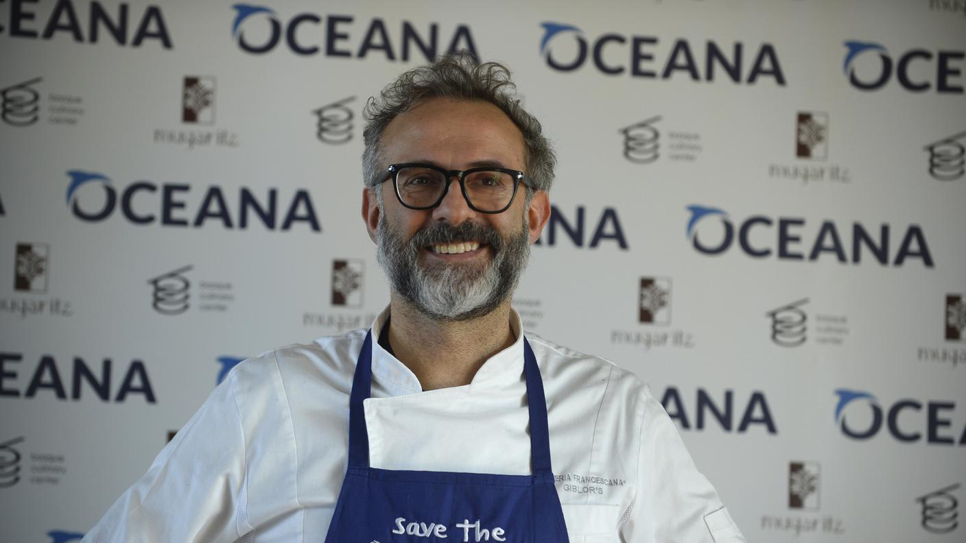 Il pluripremiato chef italiano Massimo Bottura