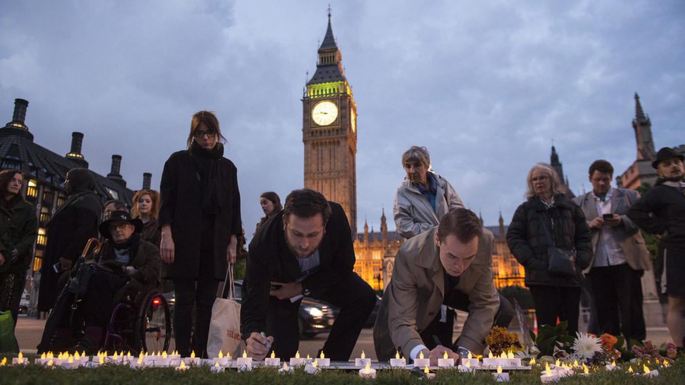 Raccoglimento a Londra in ricordo della parlamentare uccisa