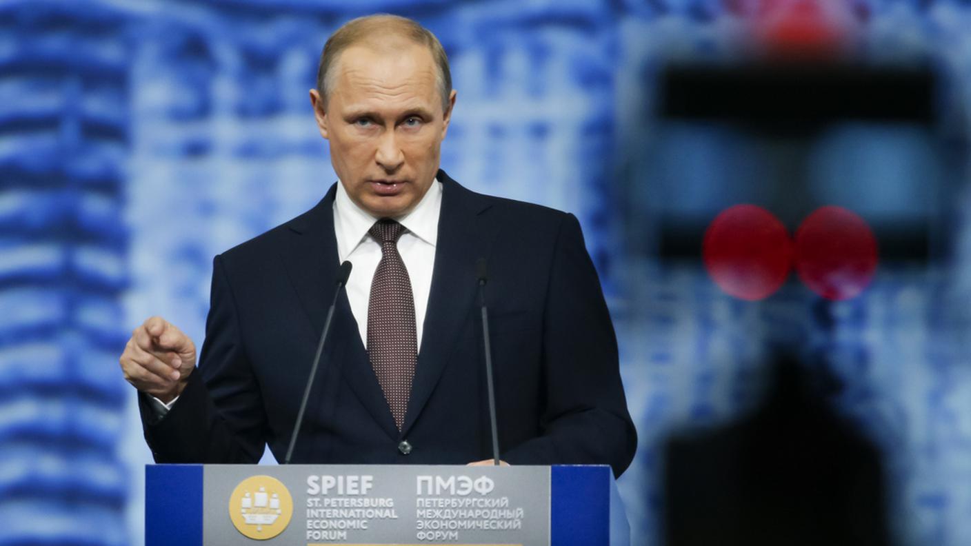Il presidente russo Putin al forum economico internazionale di San Pietroburgo