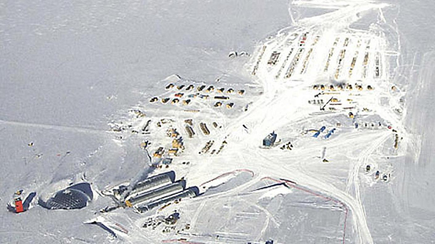 Circa 50 persone lavorano alla stazione Amundsen-Scott