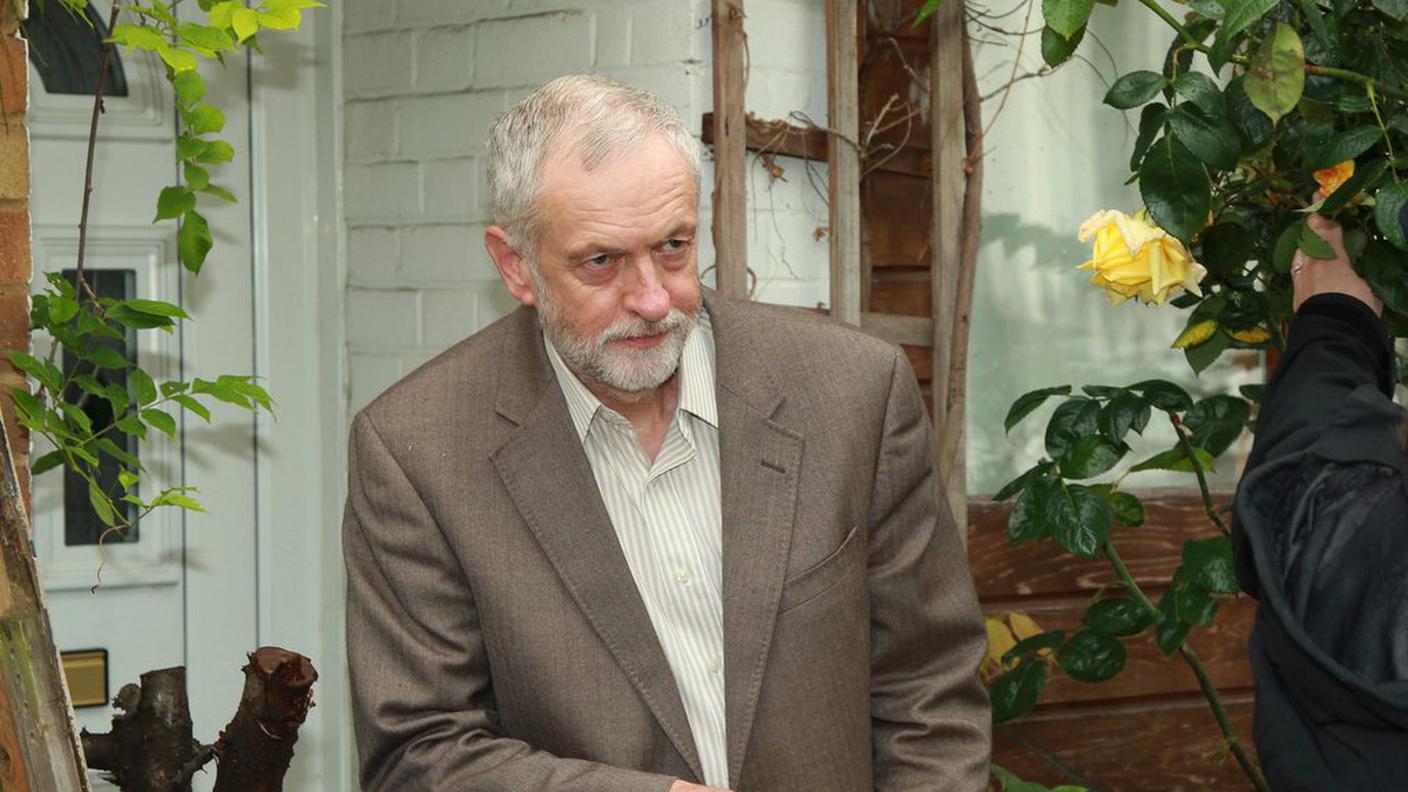 Il leader del Labour non ha più la fiducia del partito
