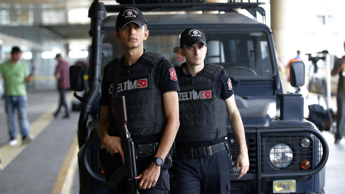 La polizia ha arrestato 13 persone sospettate di essere coinvolte nell'attacco