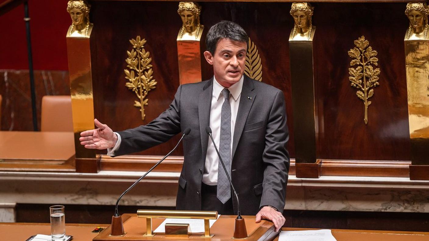 Manuel Valls si esprime davanti ai deputati