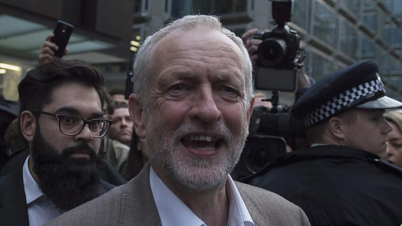 Due sfidanti contro Corbyn per la leadership laburista
