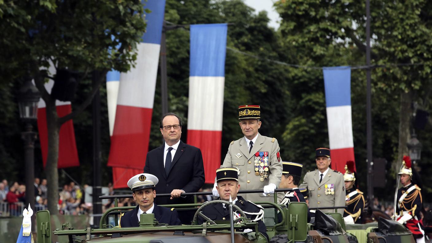 Festa nazionale in Francia con la classica sfilata sui Campi Elisi di Parigi