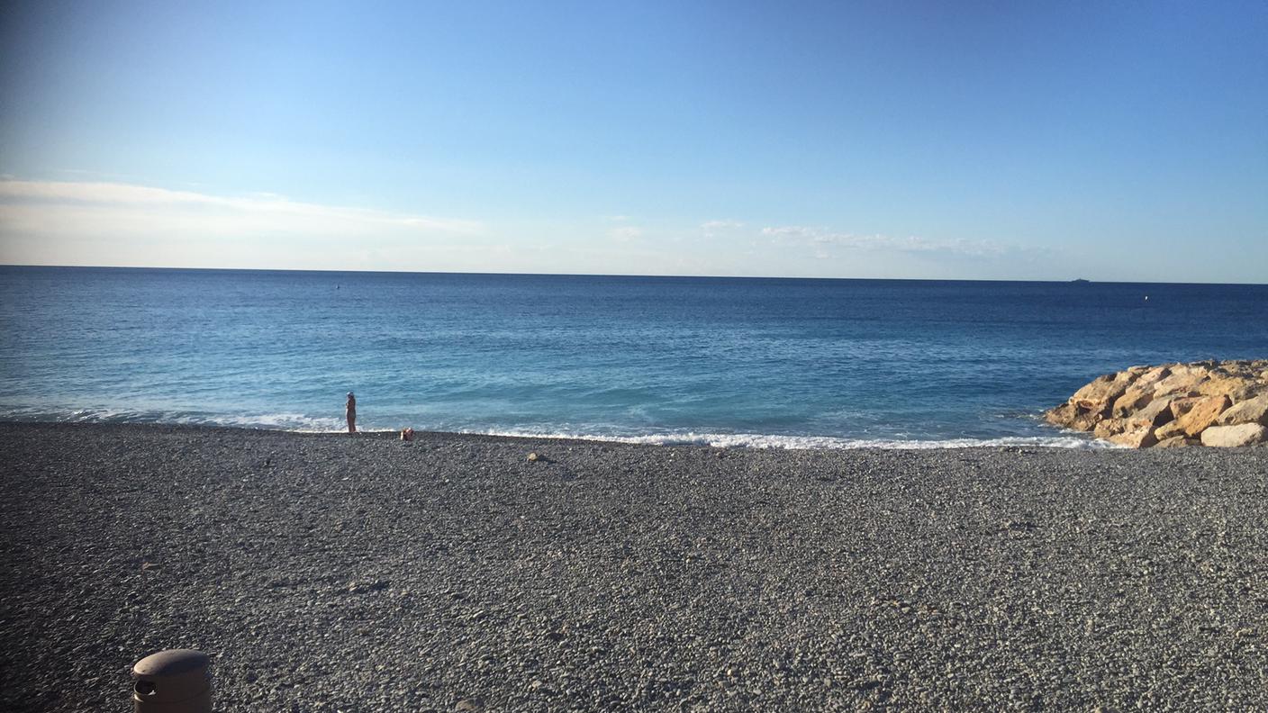 Spiagge deserte in piena stagione turistica