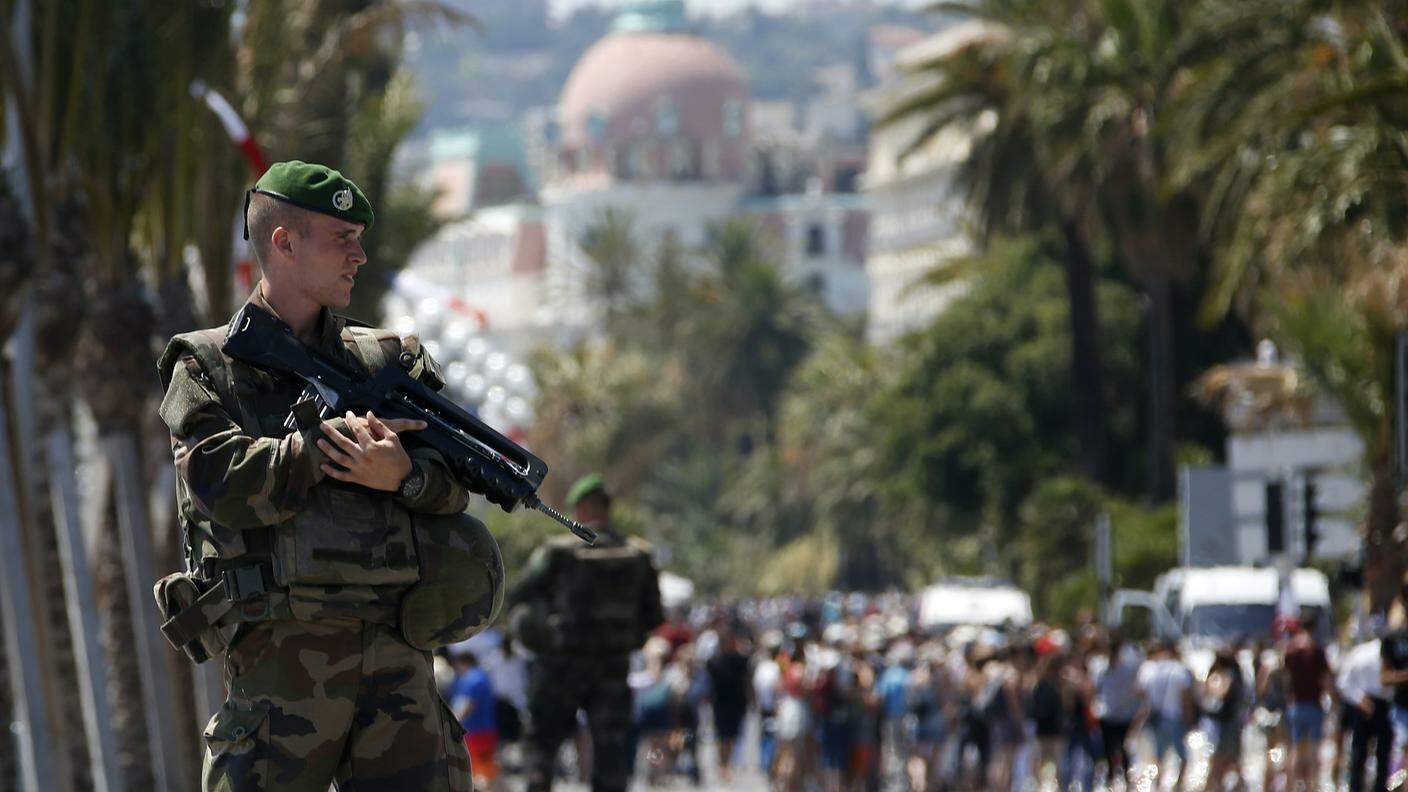 Prolungati di sei mesi i poteri speciali alle forze dell'ordine dopo l'attacco a Nizza
