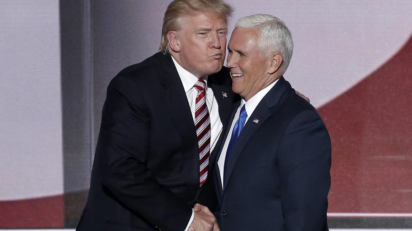 Il discorso di Pence è piaciuto a Trump, che lo ha ricambiato calorosamente