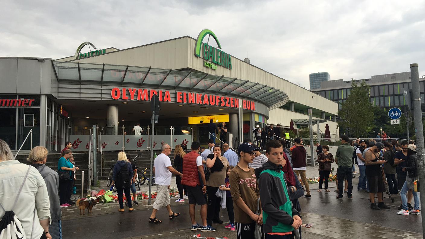 In molto si sono recati sabato sul luogo della strage