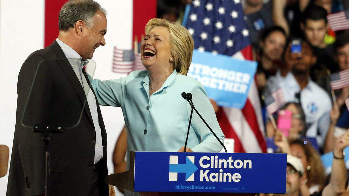 Kaine e Clinton insieme sul palco