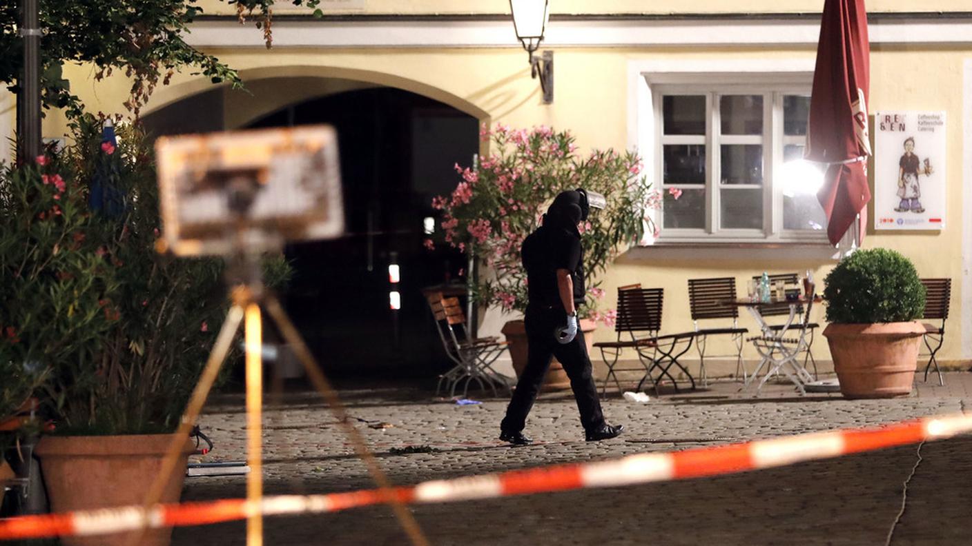 Ansbach, esplosione al concerto, morto l'attentatore