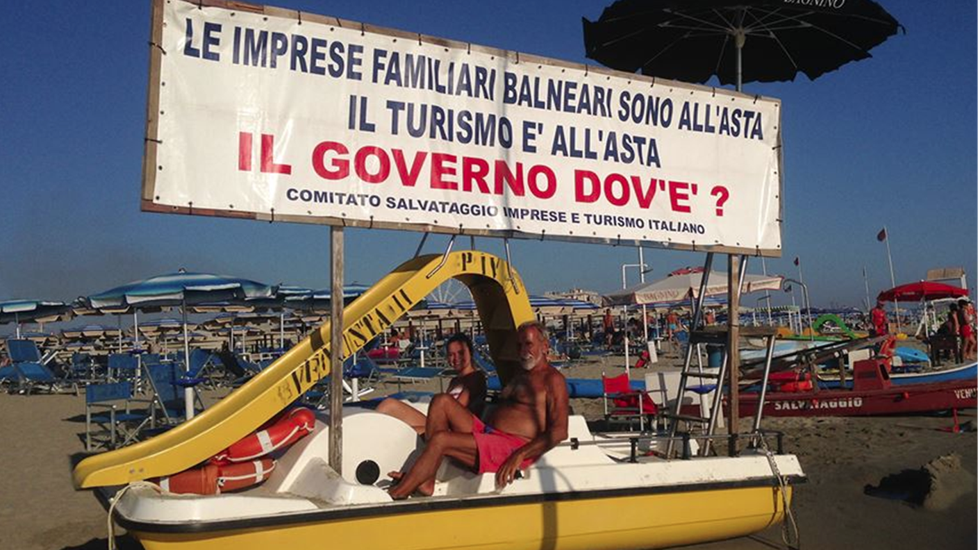 Sulla Riviera si manifesta anche in pedalò