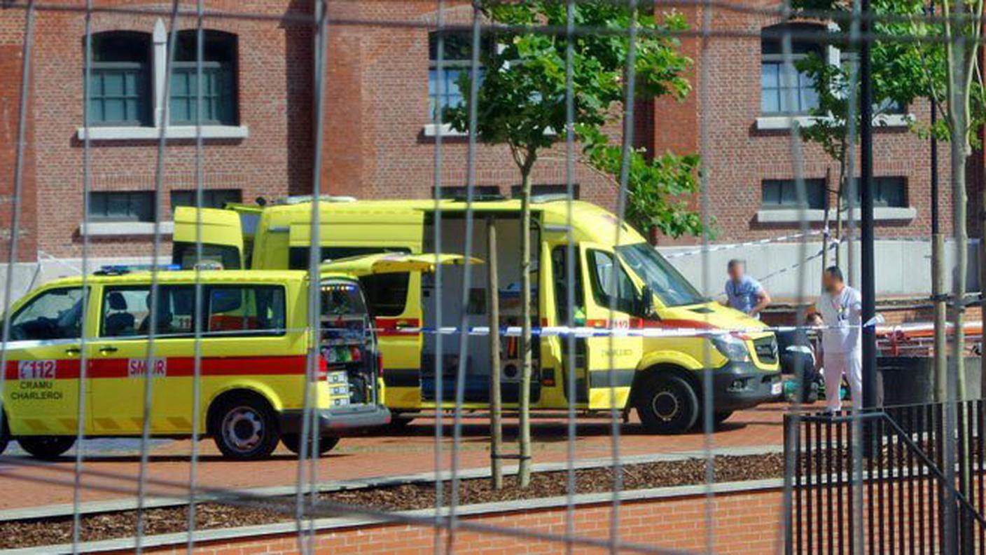 Le immagini dal luogo dell'attentato: l'assalitore è morto in ospedale