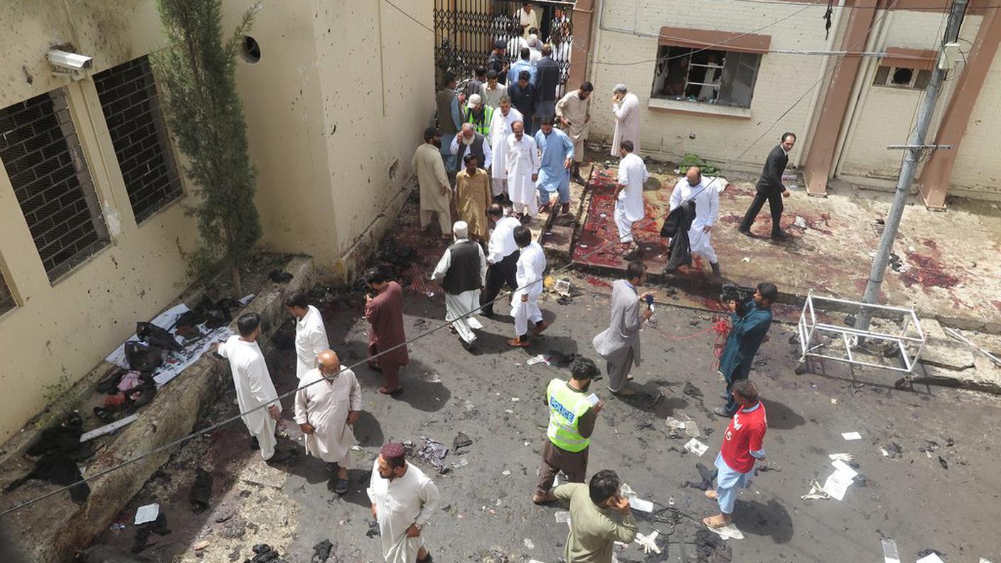 Una bomba ha devastato l'ospedale di Quetta