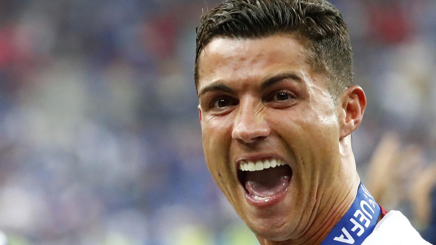 Ora si può fare un selfie con CR7 e sostenere i bambini con un'app