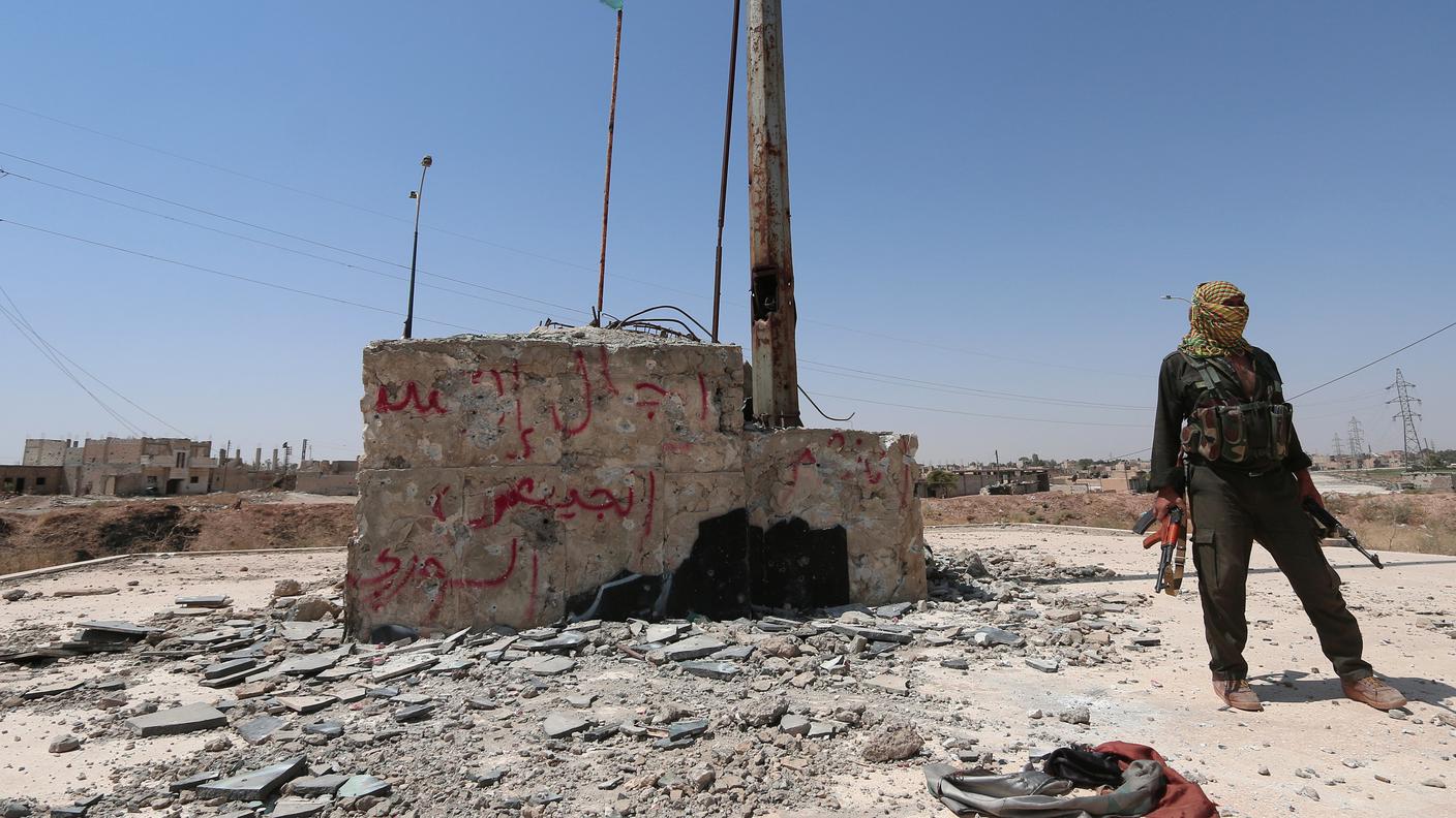 Combattente curdo a Hasaka (reuters)