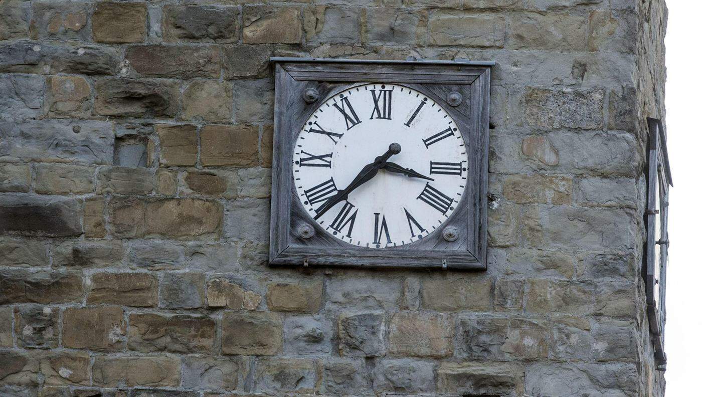 L'orologio del campanile di Amatrice è fermo all'ora del sisma