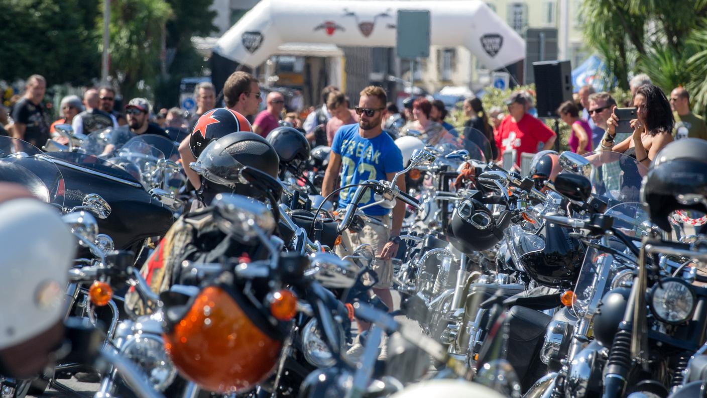 Centinaia di motociclisti a Locarno