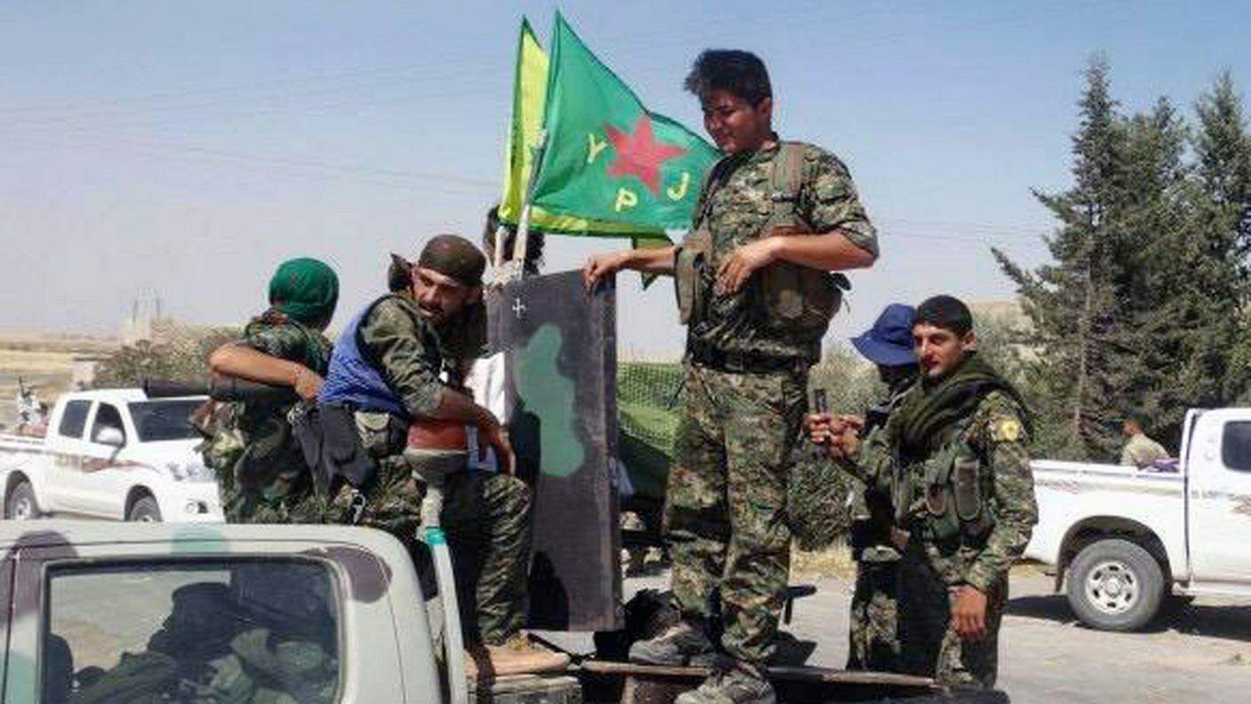 Combattenti curdi delle YPG