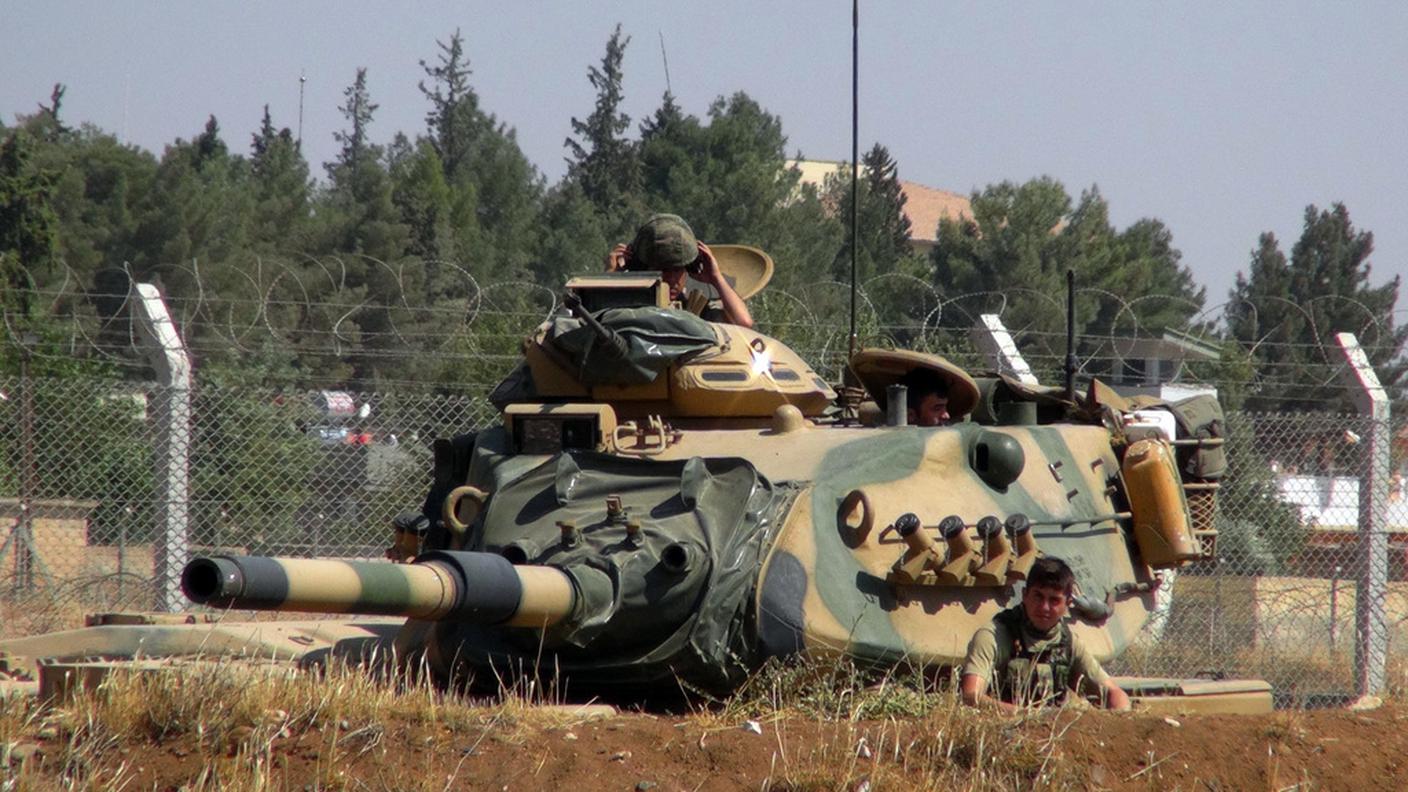 Vicino alla cittadina turca di Suruc, sul confine con la Siria