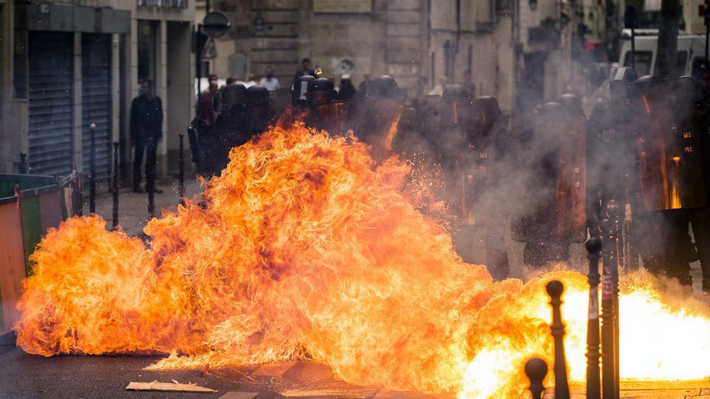Manifestazioni contro la legge sul lavoro: scontri a Parigi