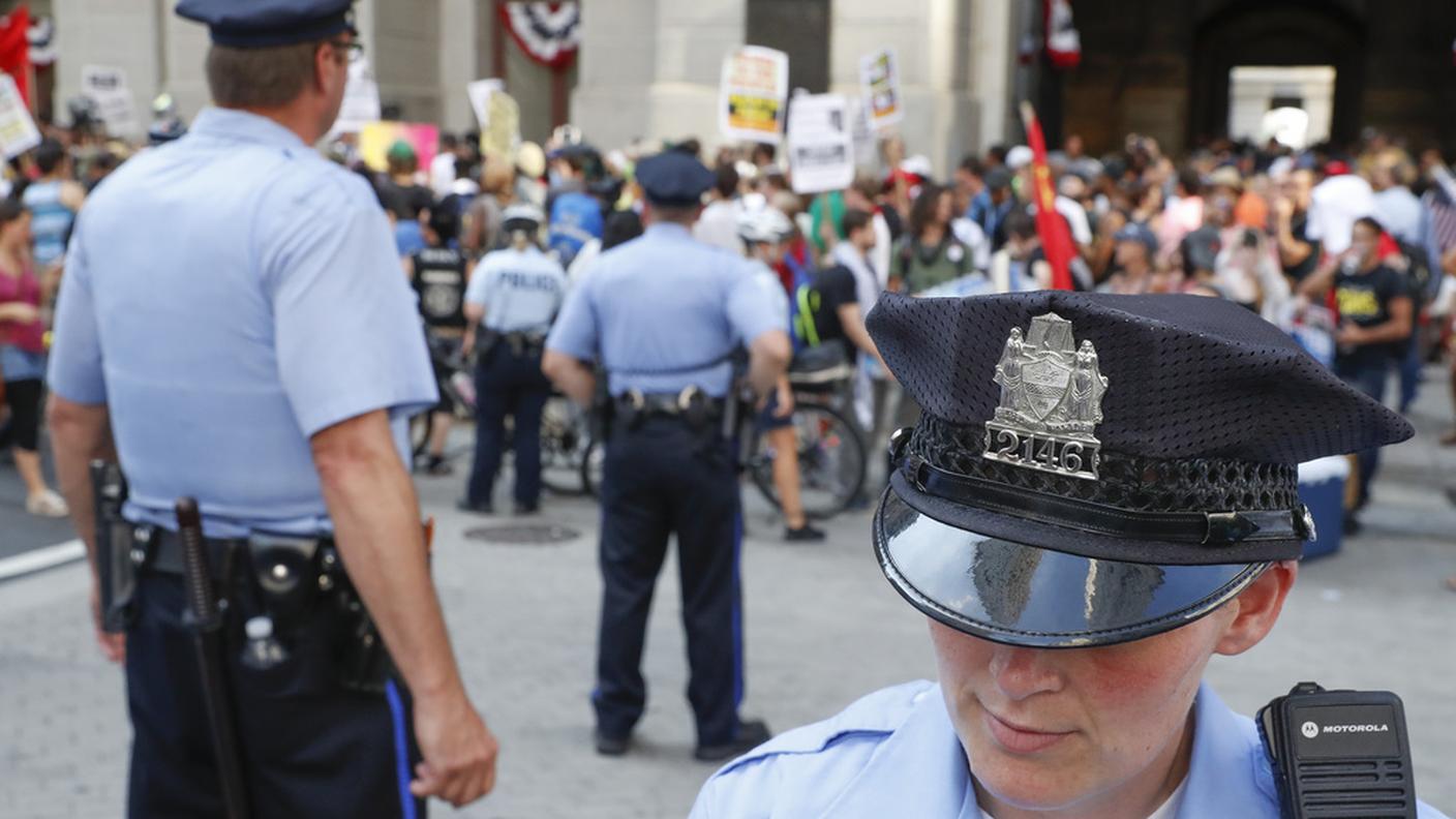 Spari contro la polizia a Philadelphia