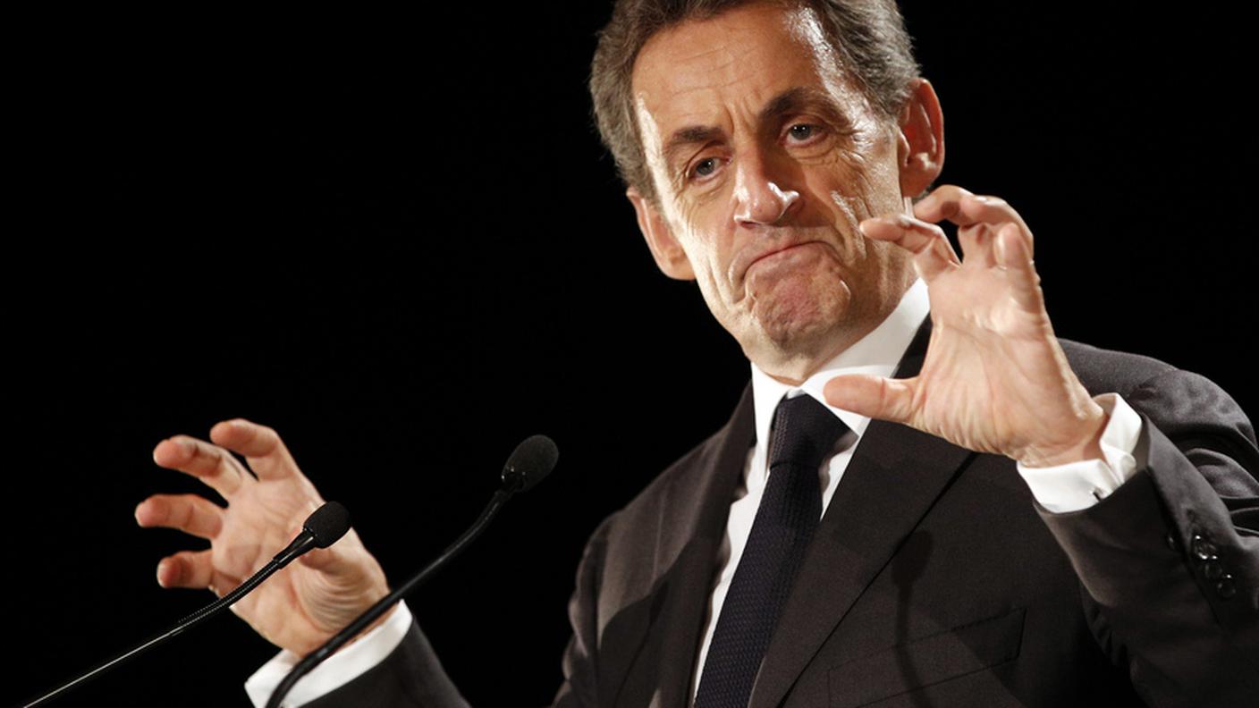 La grinta dell'ex presidente Nicolas Sarkozy durante un recente comizio