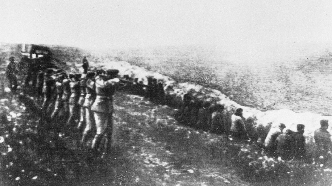 Un plotone di esecuzione nazista a Babi Yar, vicino a Kiev