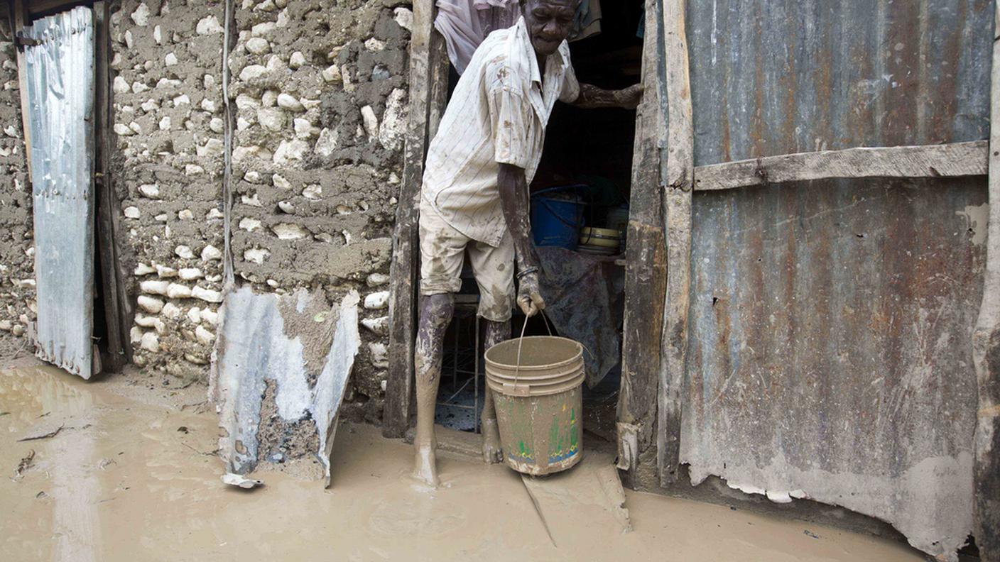 Morte e devastazione ad Haiti per il passaggio dell'uragano Matthew