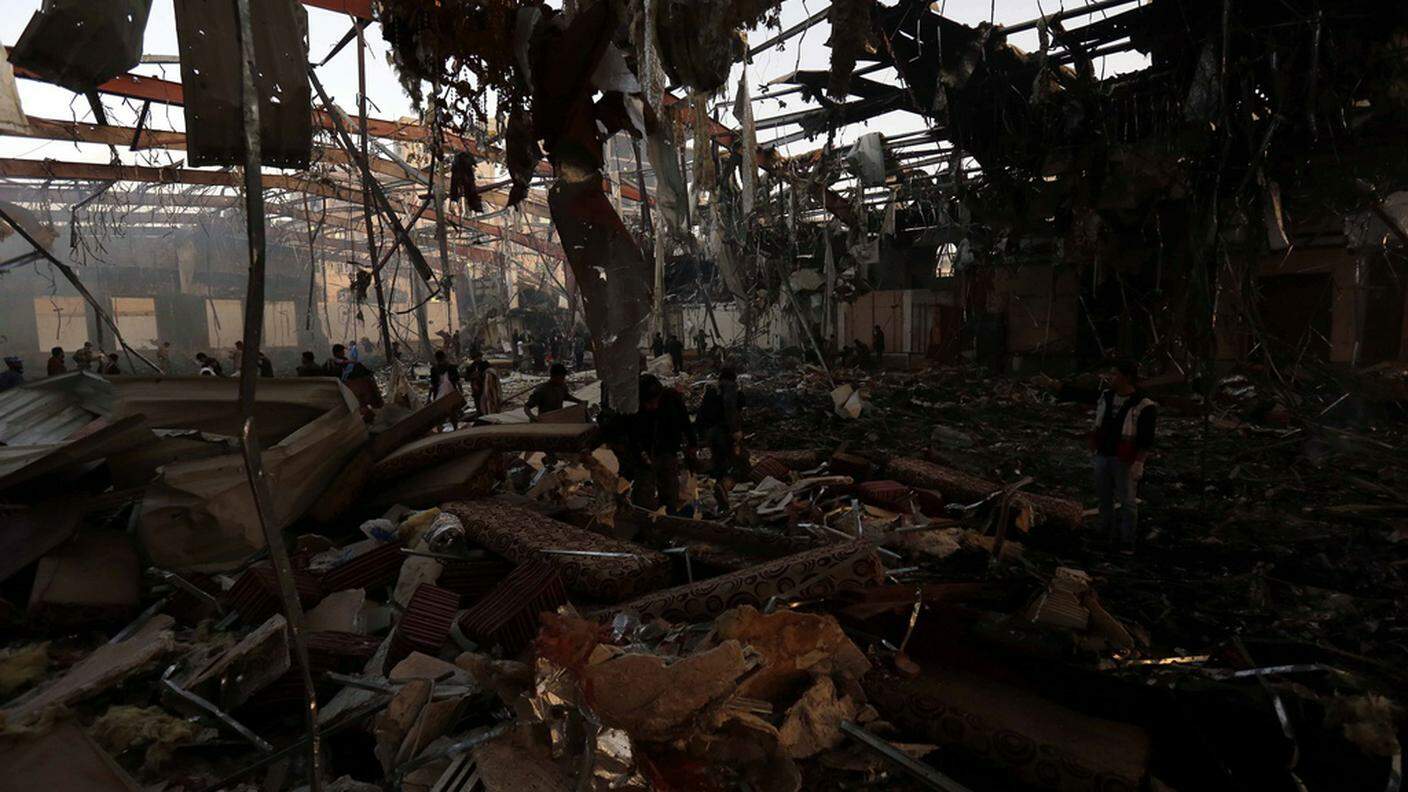 Morti e danni nell'attacco della coalizione a guida saudita a Sanaa