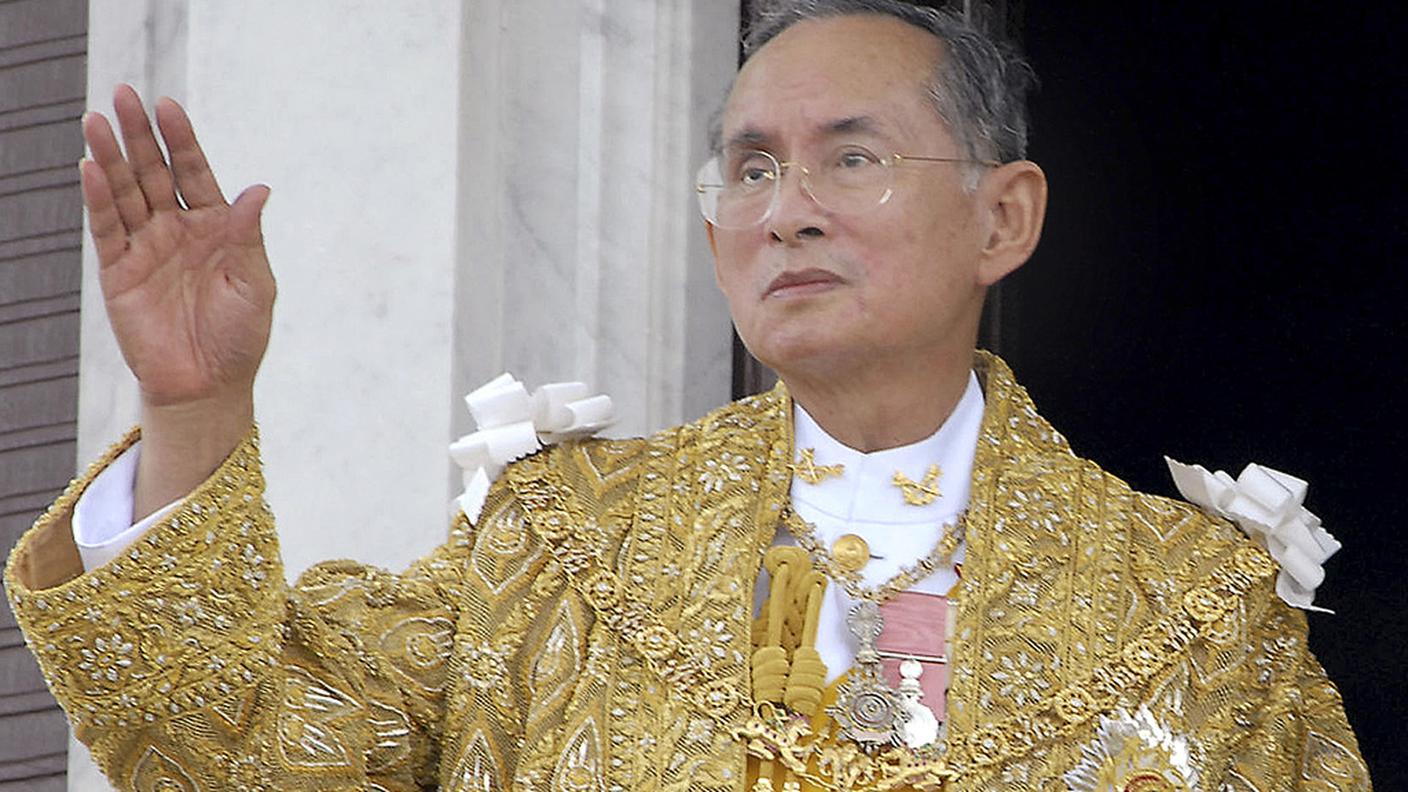 Bhumibol Adulyadej in una immagine d'archivio