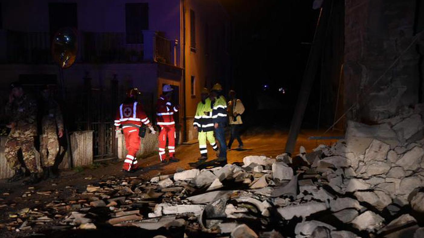 Terremoto, forti scosse in centro Italia