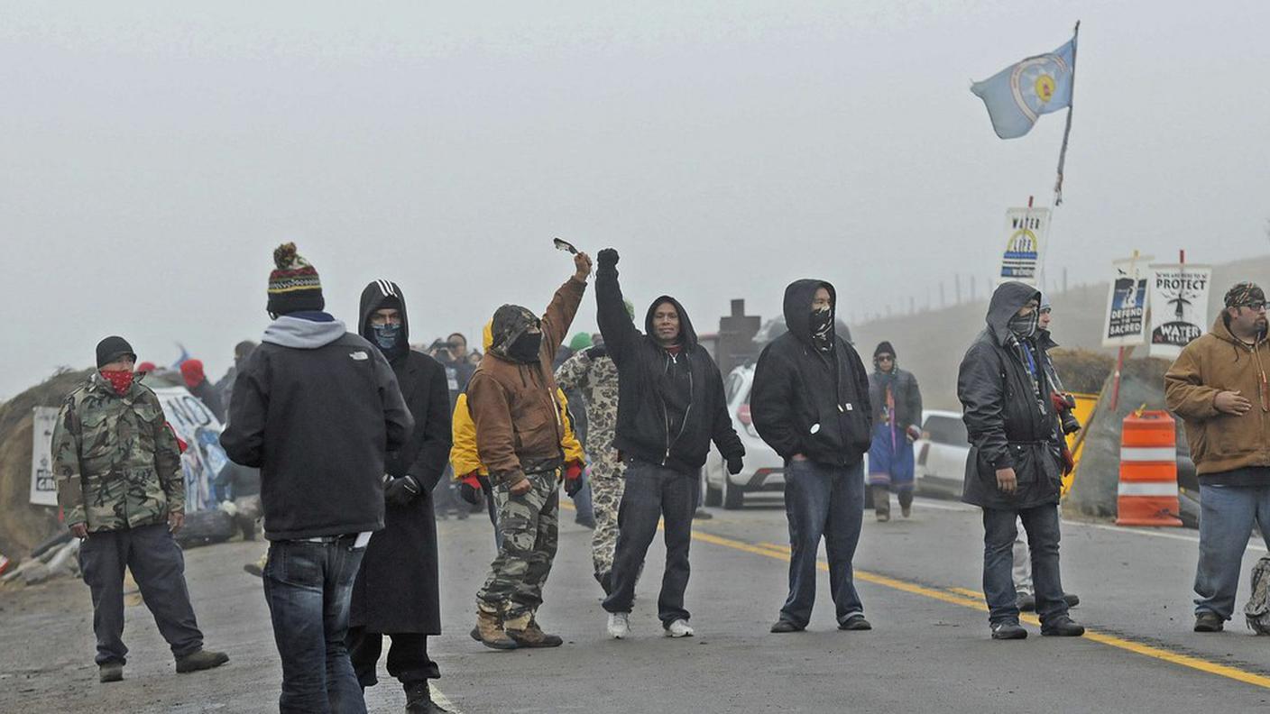 Manifestanti alla riserva Standing Rock Sioux