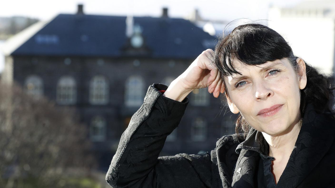 Il movimento è stato fondato dalla poetessa Birgitta Jonsdottir, che ha paragonato il Paese a una versione nordica della Sicilia
