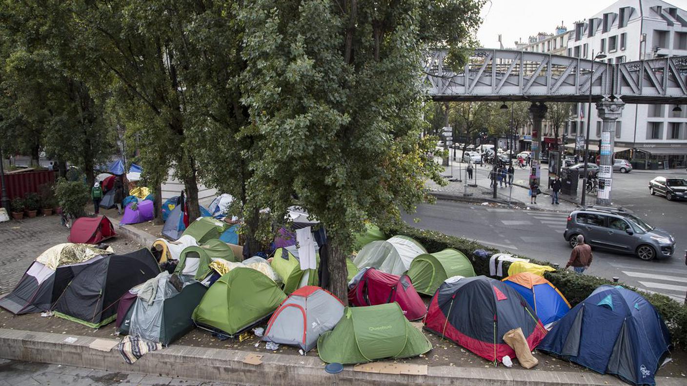 Accampati alla stazione della metropolitana