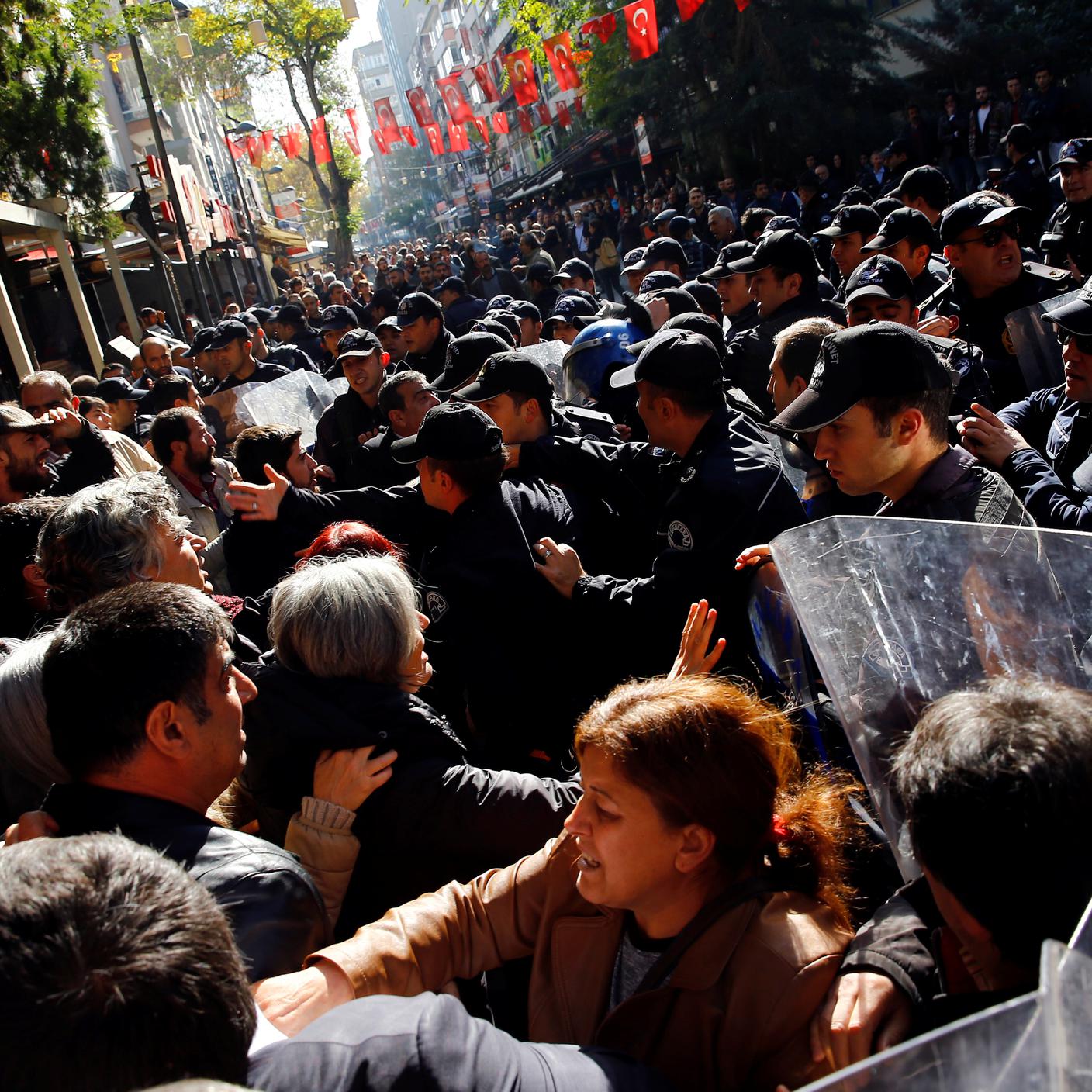 Scontri tra manifestanti e polizia in Turchia (EBU)
