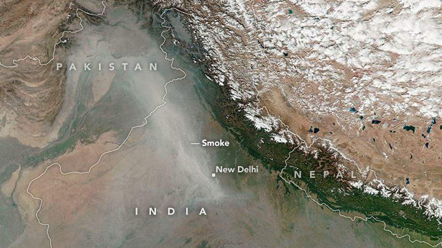 L'inquinamento su New Delhi immortalato da un satellite della NASA