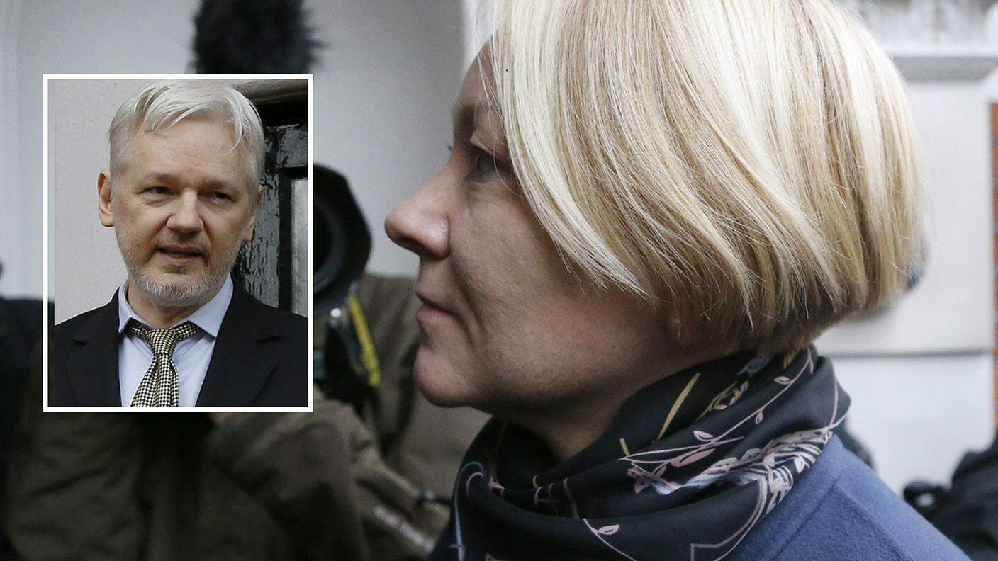 La magistrata svedese e Assange nel riquadro