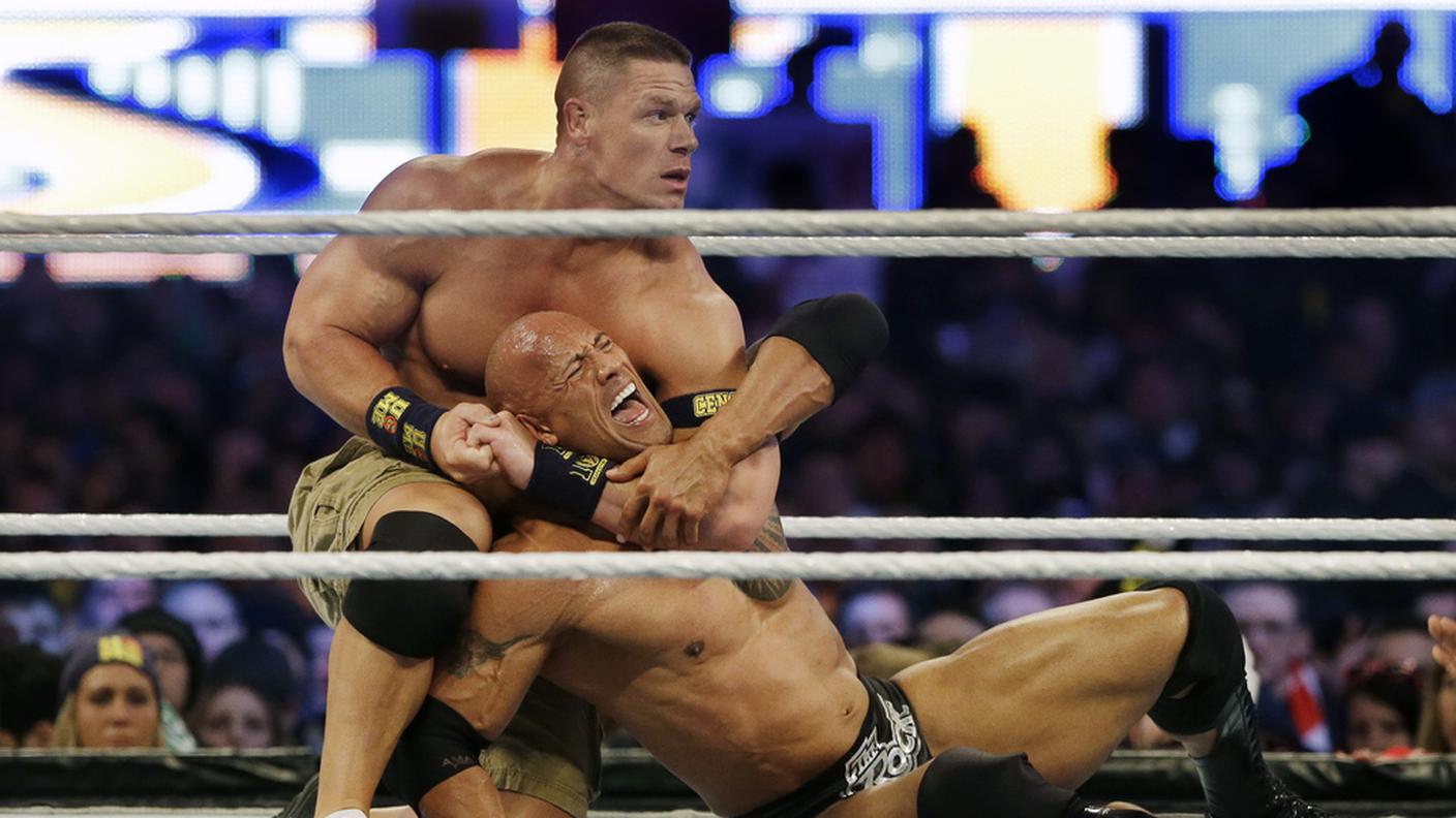 Con il wrestler John Cena in un'immagine scattata nel 2013