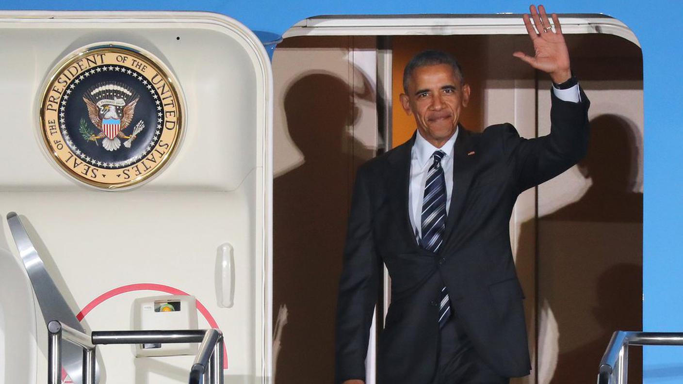 Obama all'atterraggio all'aeroporto di Berlino-Tegel