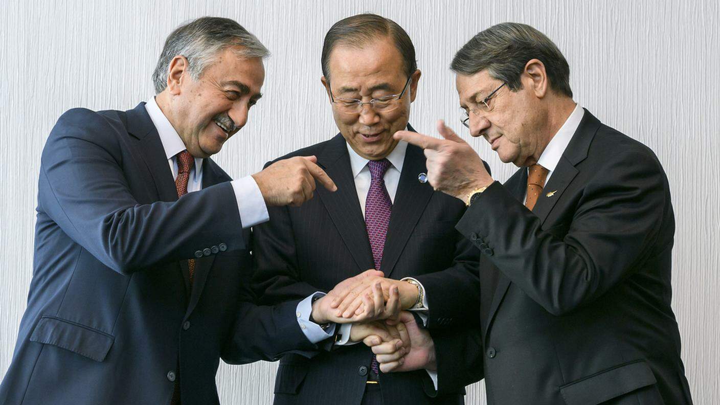 I due leader ciprioti con il Segretario dell'ONU