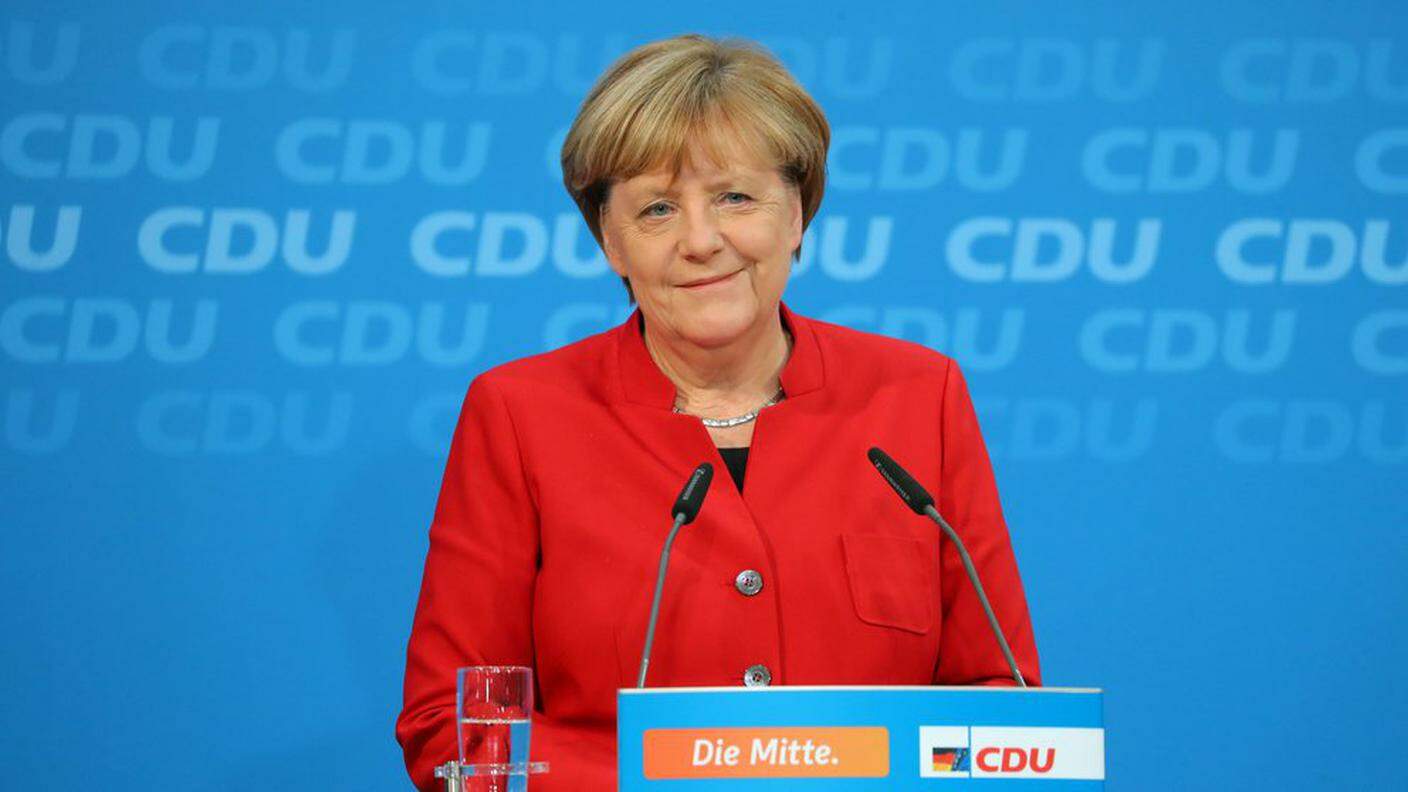 Merkel durante la conferenza stampa di stasera a Berlino