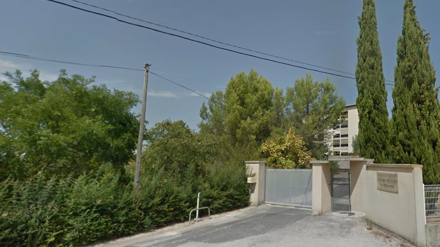 La casa per anziani "des missions africaines" vista dall'esterno