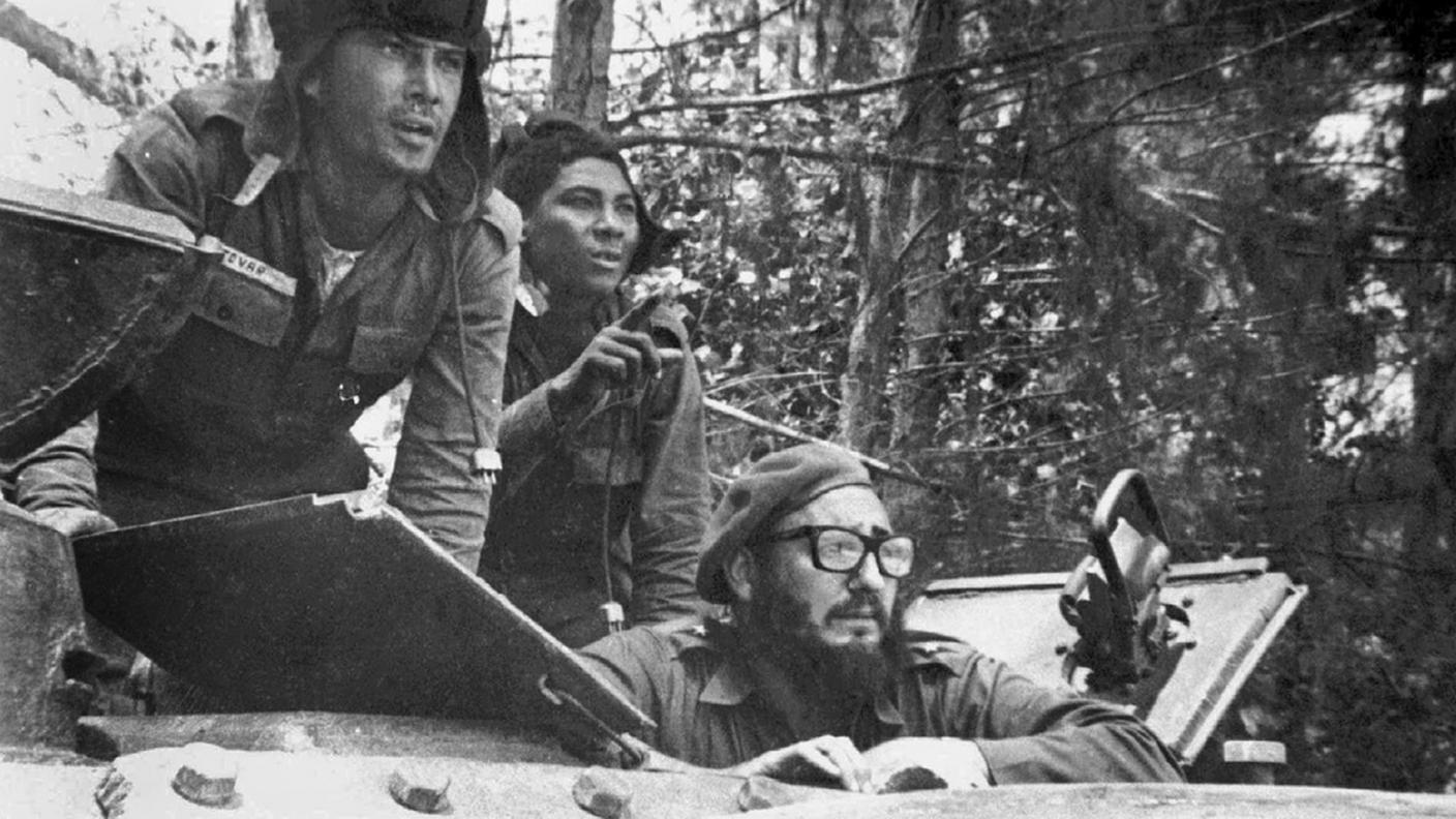 Castro, in basso a destra, in un'immagine scattata nel 1961, durante i fatti della Baia dei porci