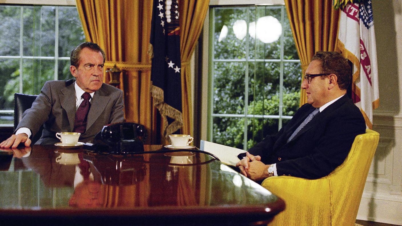 Richard Nixon ed Henry Kissinger a colloquio alla Casa Bianca in un'immagine del 1972