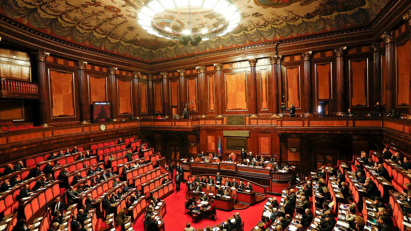 L'aula del Senato, con i seggi lasciati vuoti da parte dell'opposizione