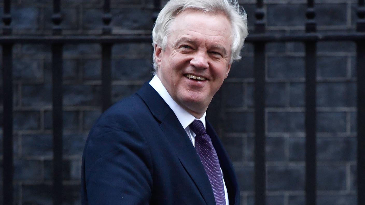 Il ministro inglese Davis ha evocato un accordo transitorio per la Brexit
